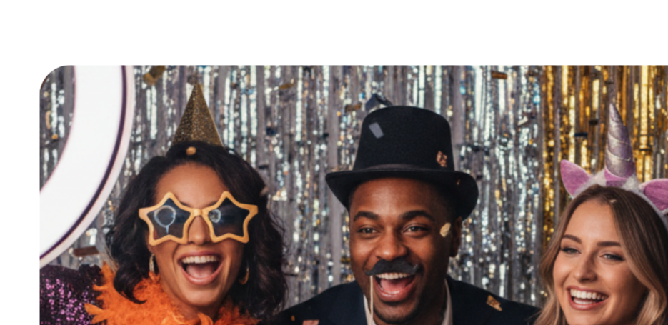 Friends enjoying a Znapbooth photo booth